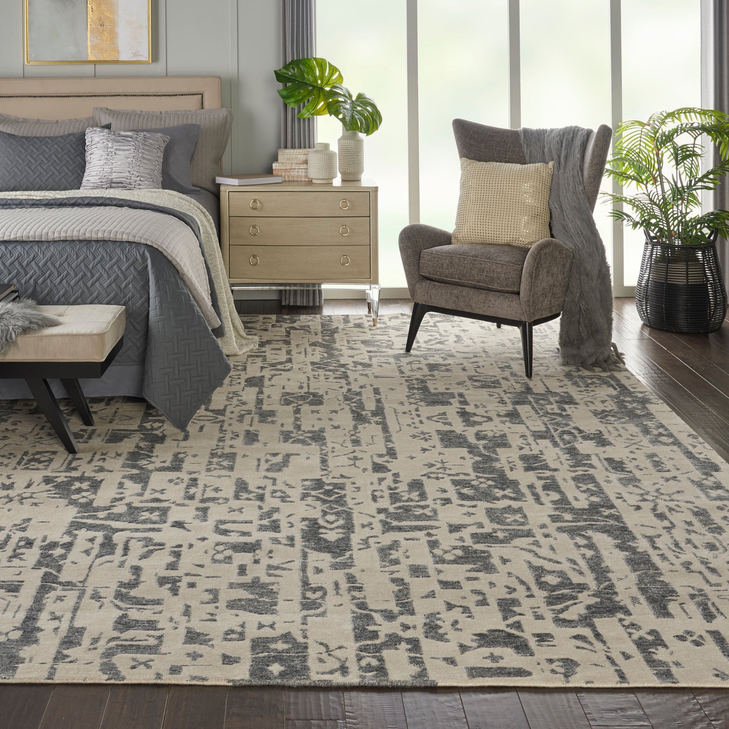 Nourison Home Silk Shadows  Ivory Grey  Transitional