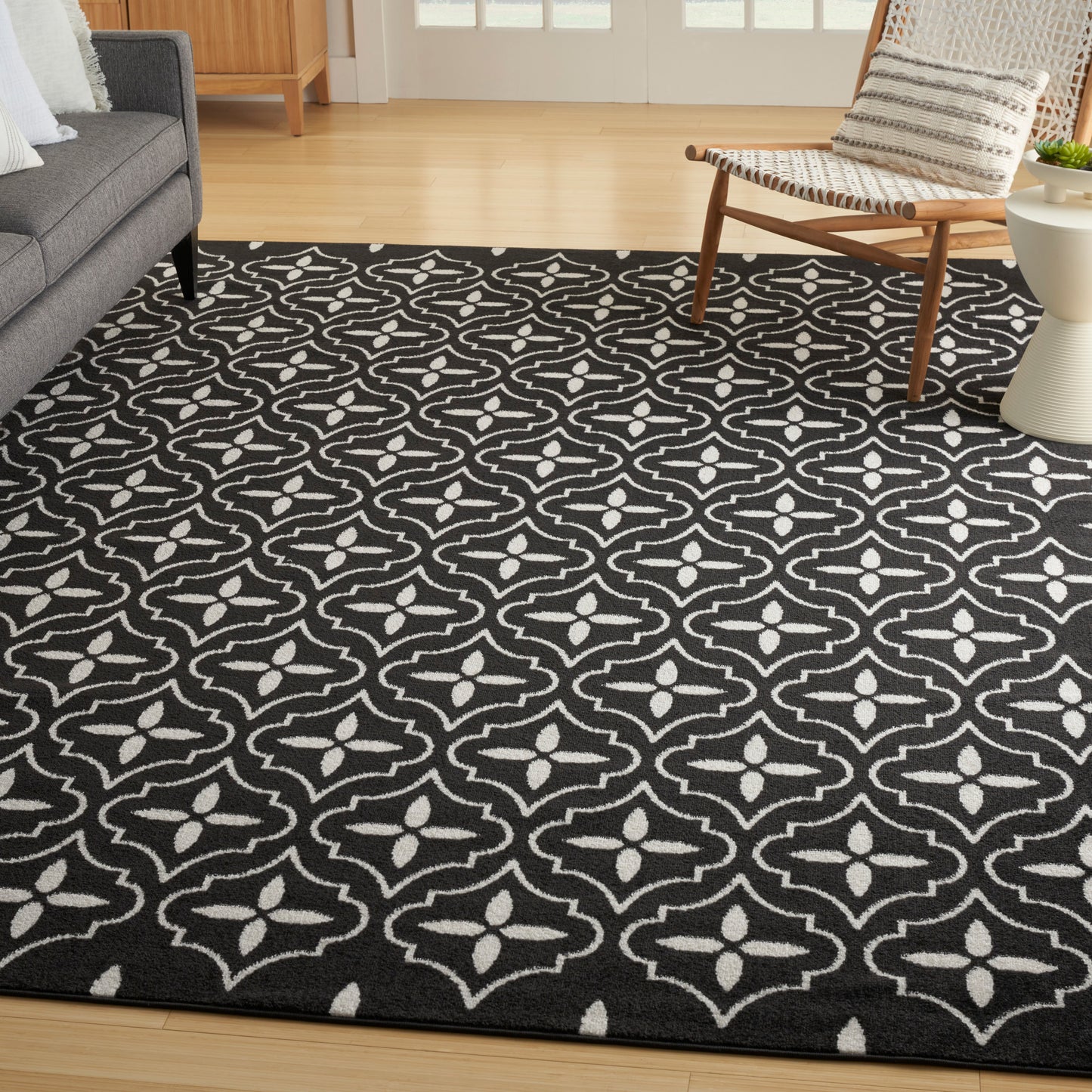 Nourison Home Nourison Essentials  Black Ivory  Contemporary