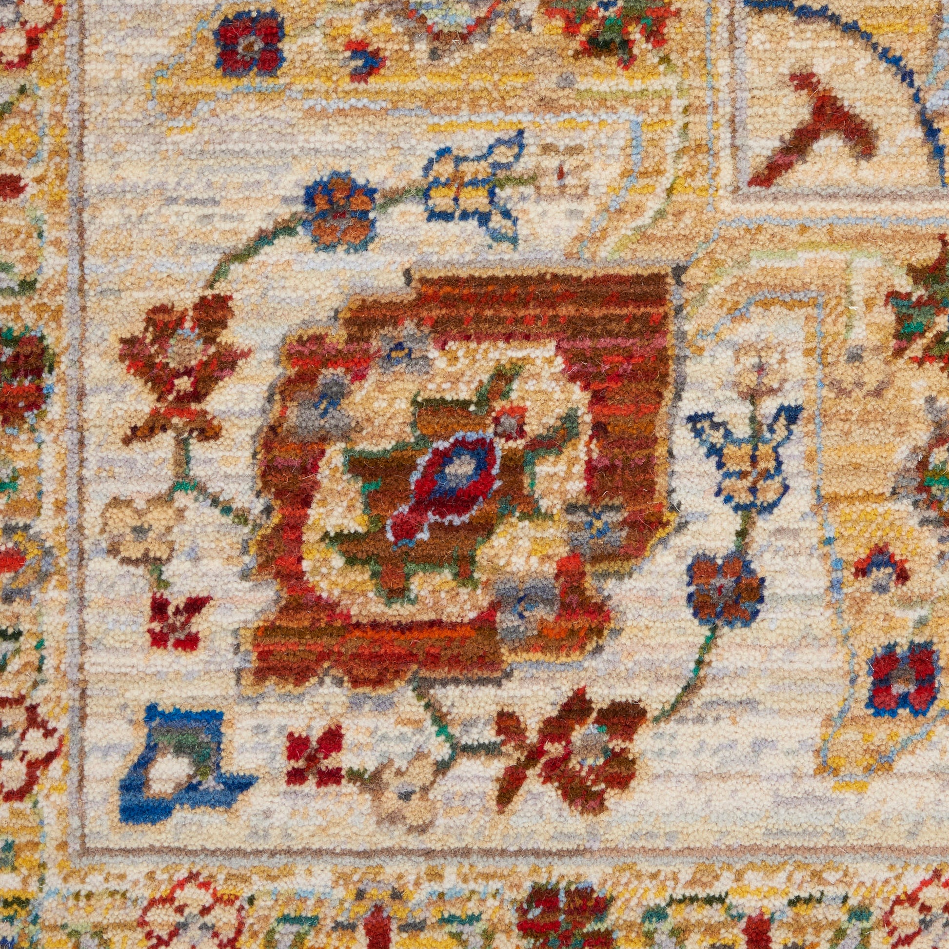 Nourison Home Majestic  Sand  Traditional