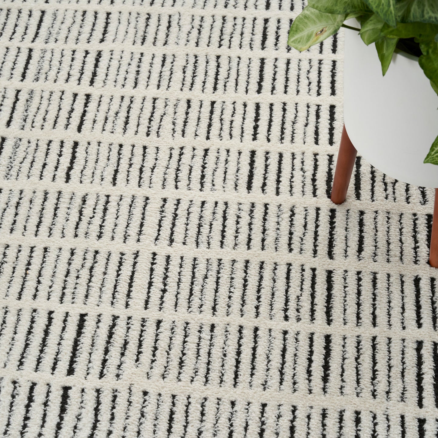 Nourison Home Modern Comfort  Ivory Black  Contemporary