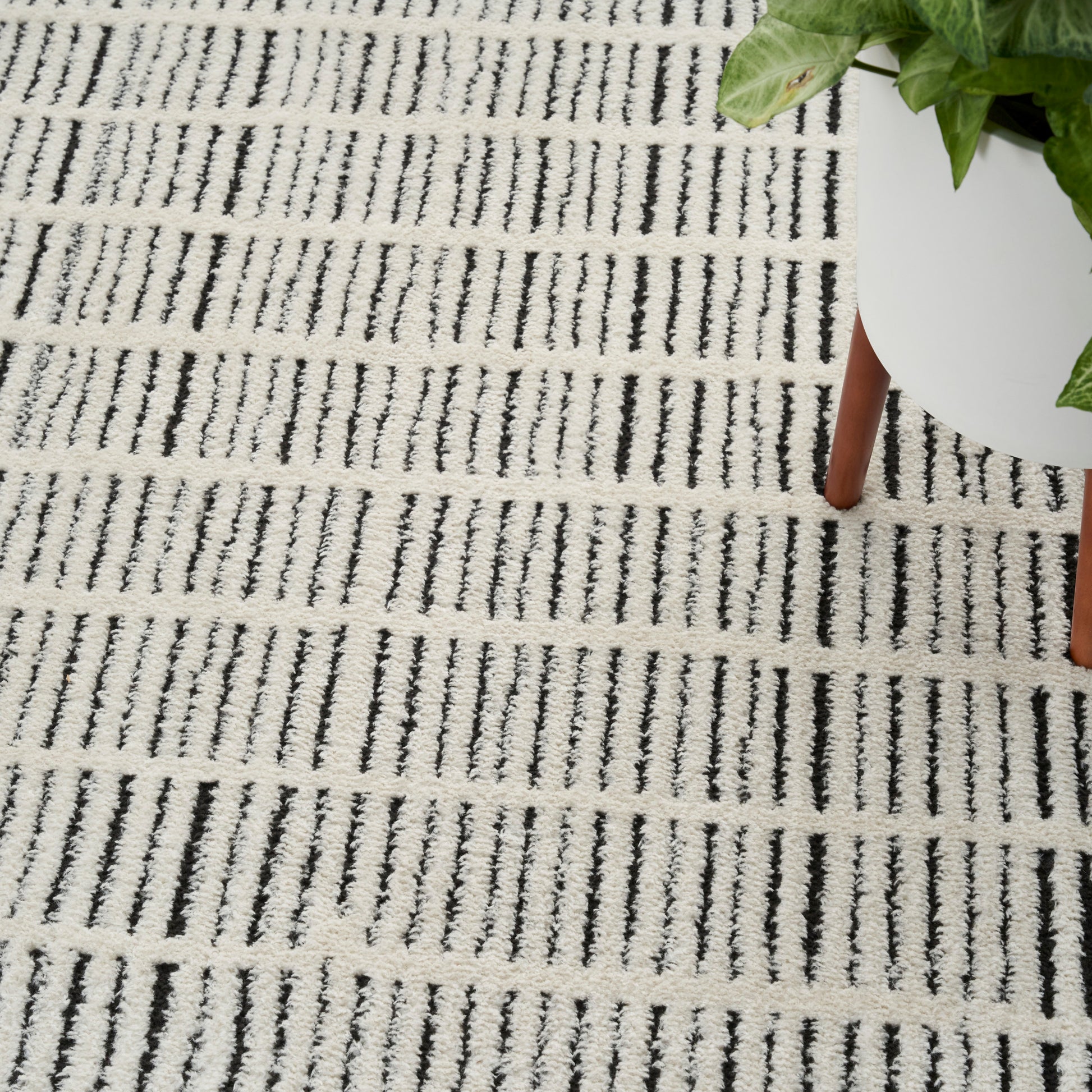 Nourison Home Modern Comfort  Ivory Black  Contemporary