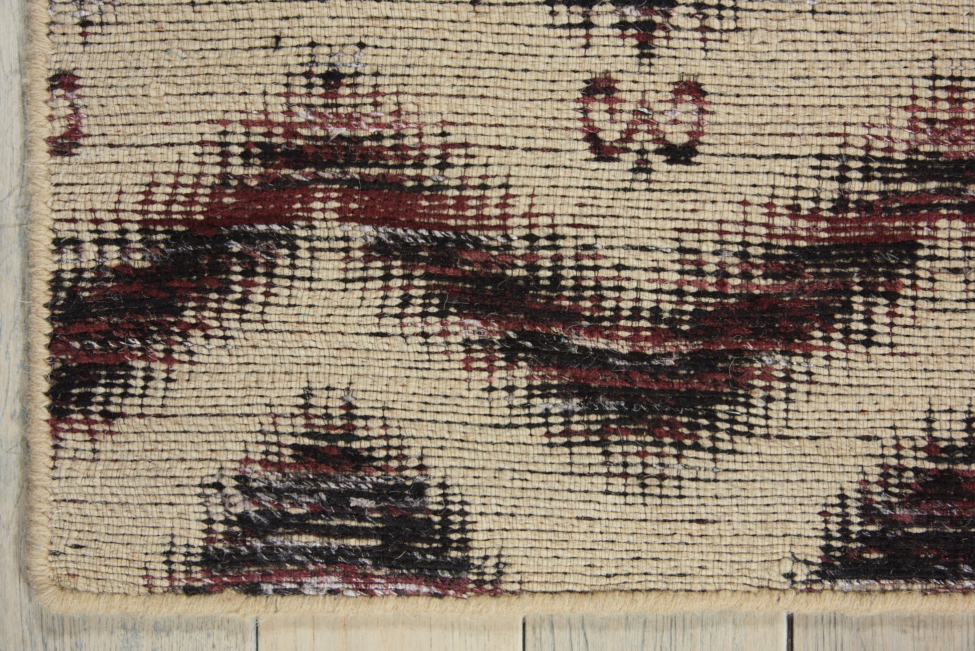 Nourison Home Spectrum  Beige Black  Transitional