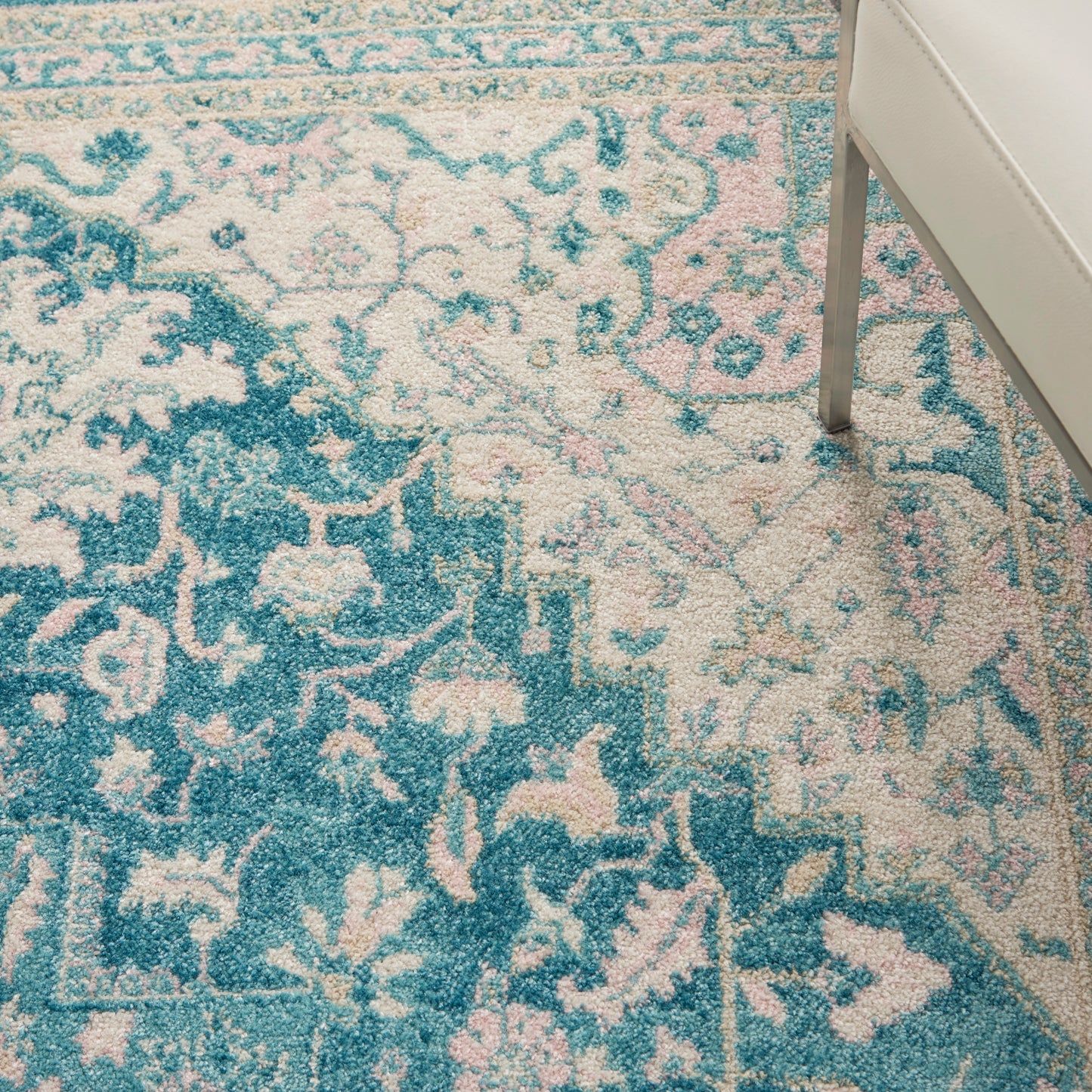 Nourison Home Tranquil  Ivory Turquoise  Traditional