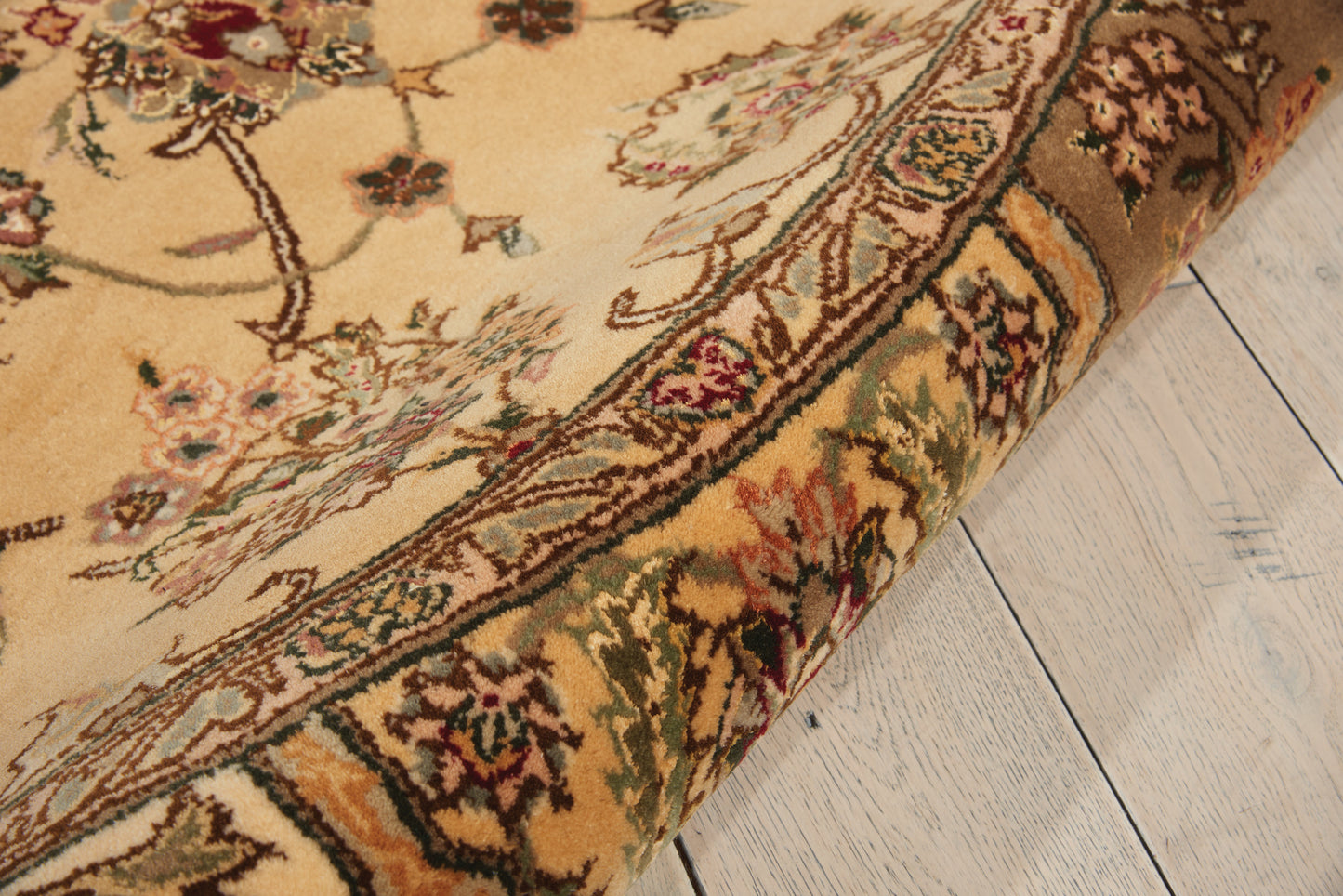 Nourison Home Nourison 2000  Beige  Traditional