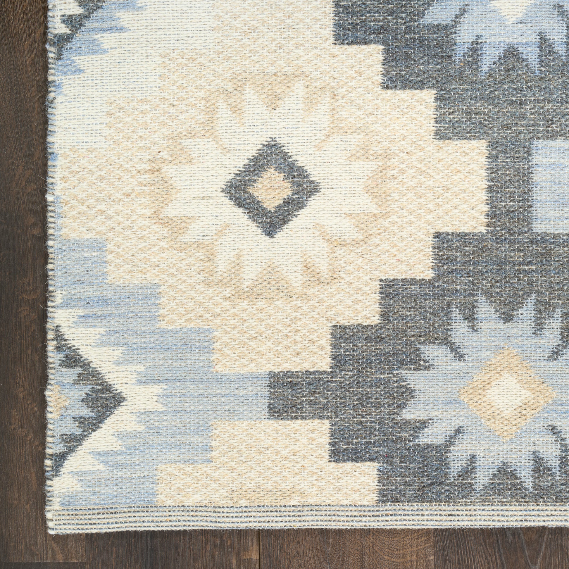 Nourison Home Copenhagen  Ivory Navy  Contemporary