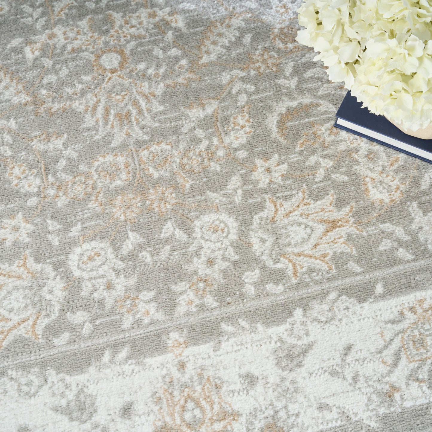 Nourison Home Dekor  Ivory  Traditional