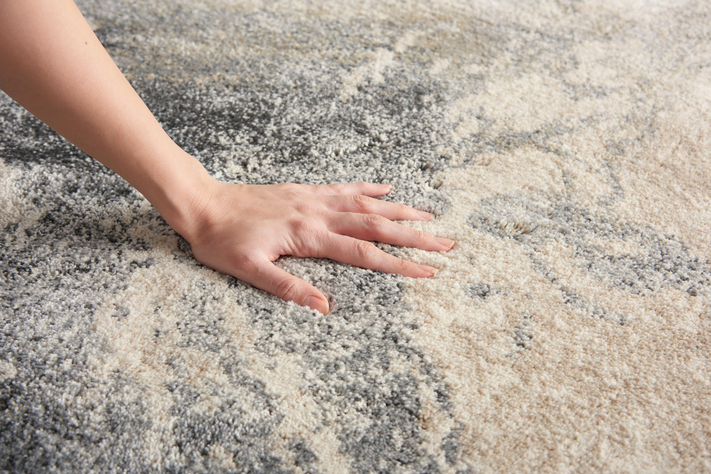 Nourison Home Fusion  Cream Grey  Contemporary