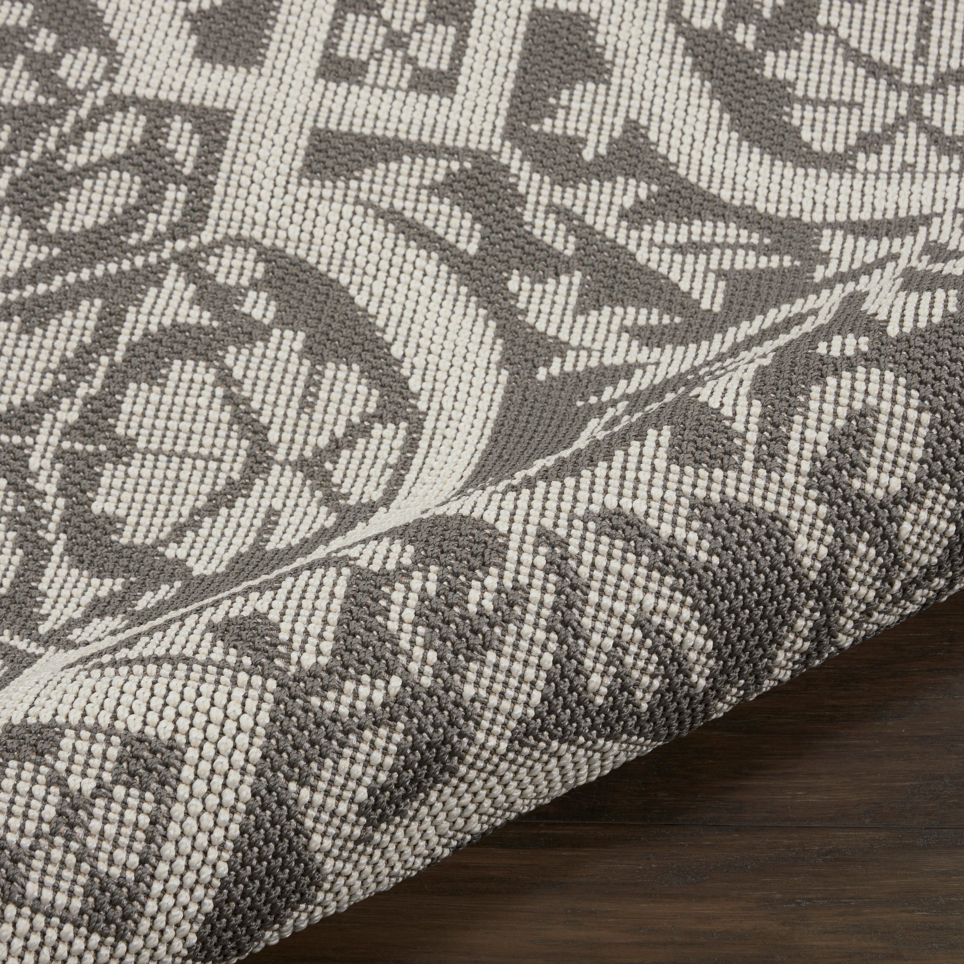 Nourison Home Aruba  Ivory Grey  Transitional