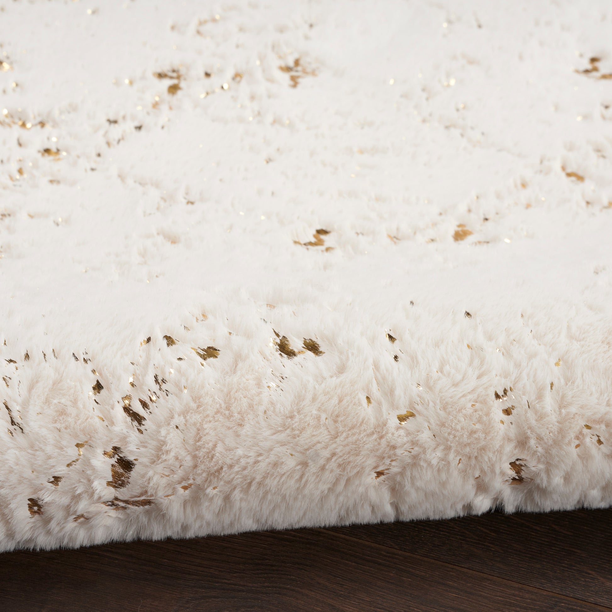 Nourison Home Cozy Shimmer  Ivory Gold  Contemporary