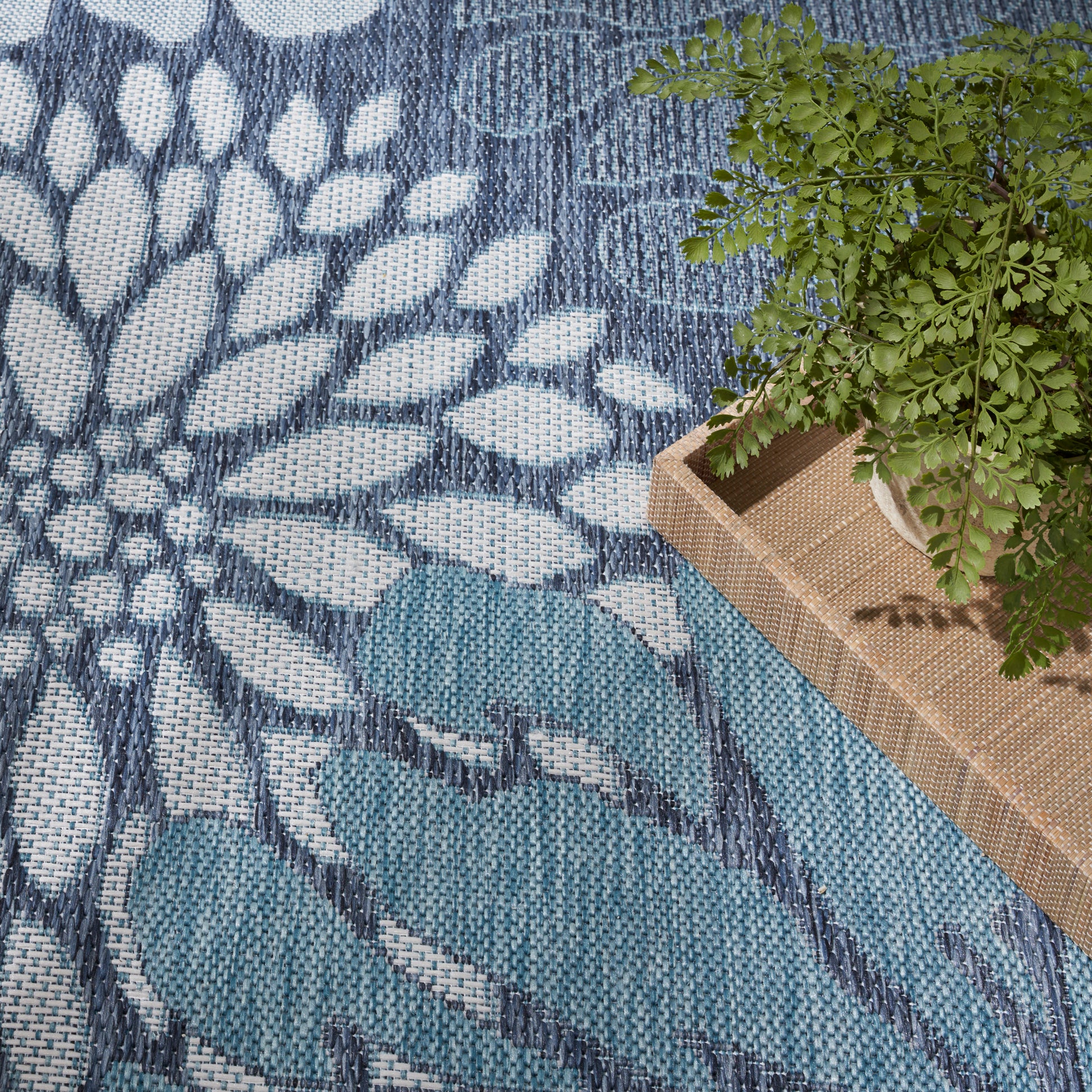 Nourison Home Garden Oasis  Navy  Contemporary