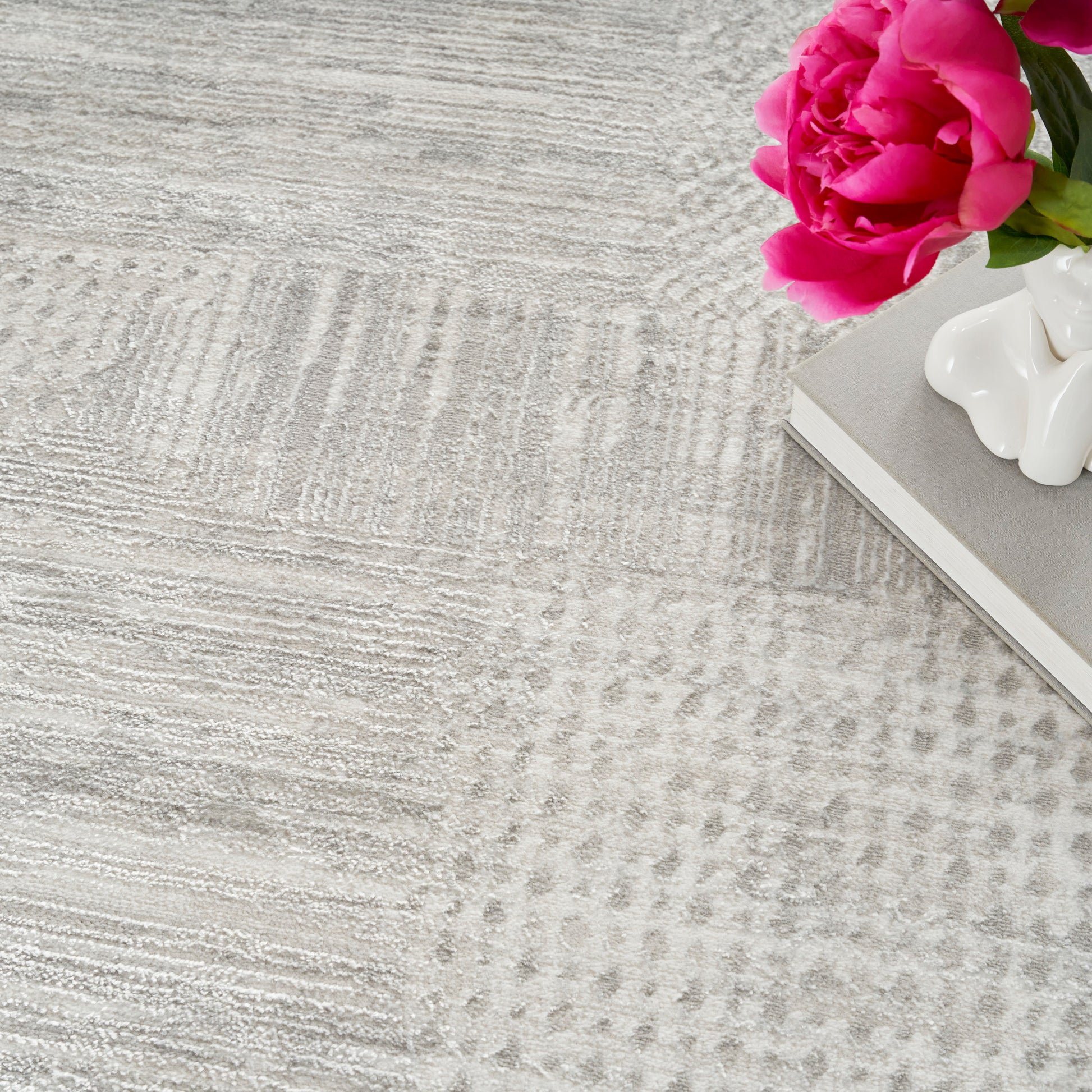 Nourison Home Glitz  Silver Grey  Contemporary