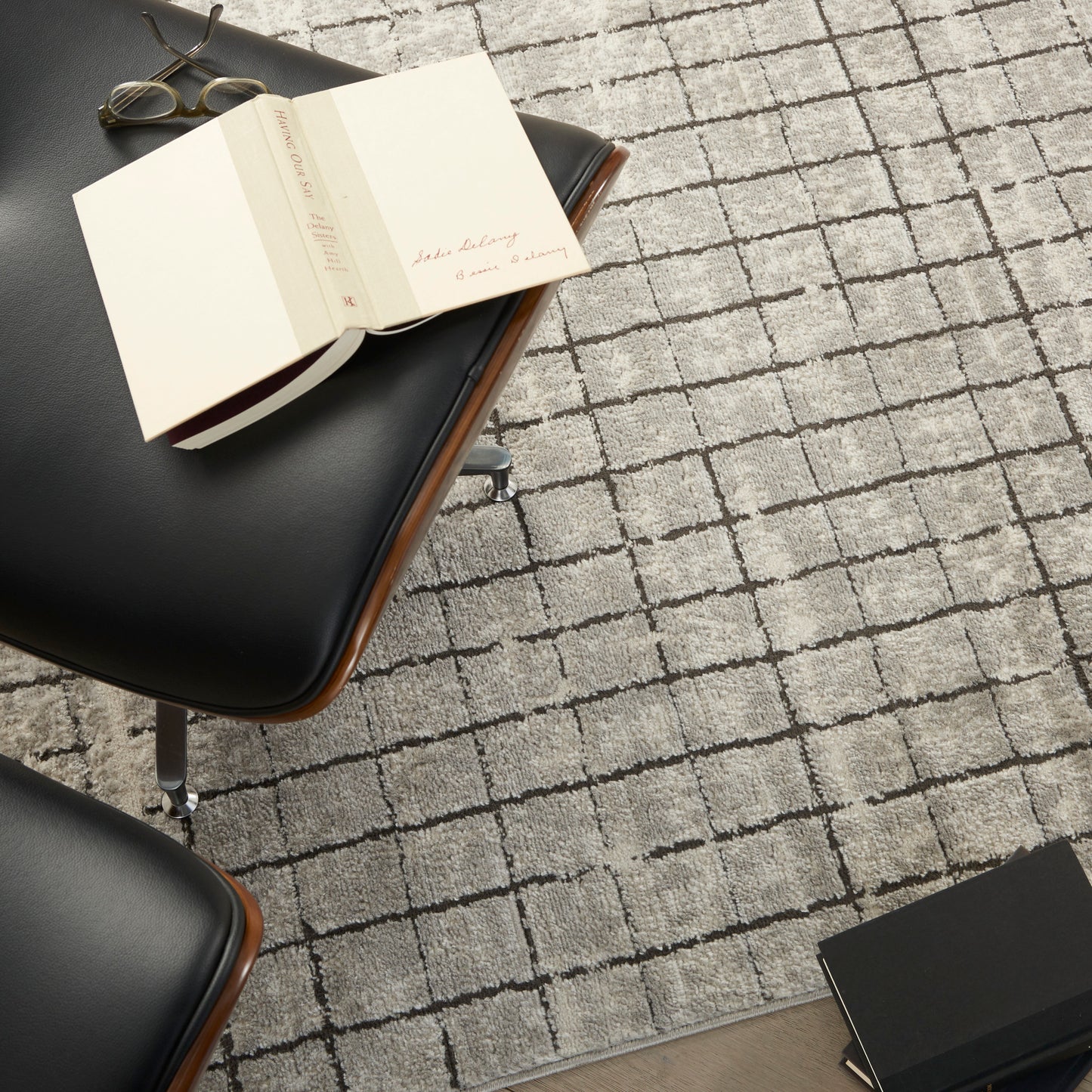 Nourison Home Quarry  Ivory Grey  Contemporary