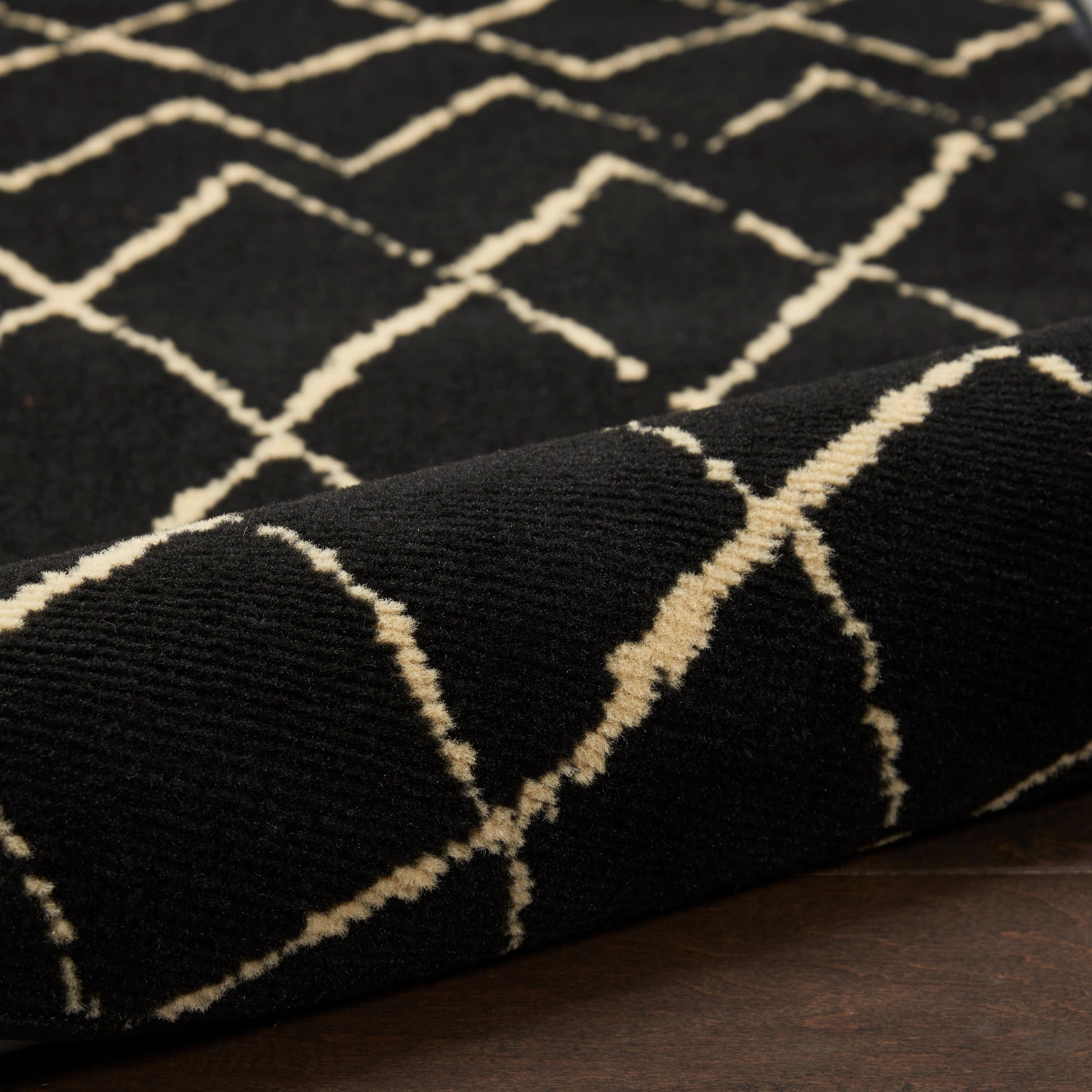 Nourison Home Grafix  Black  Contemporary