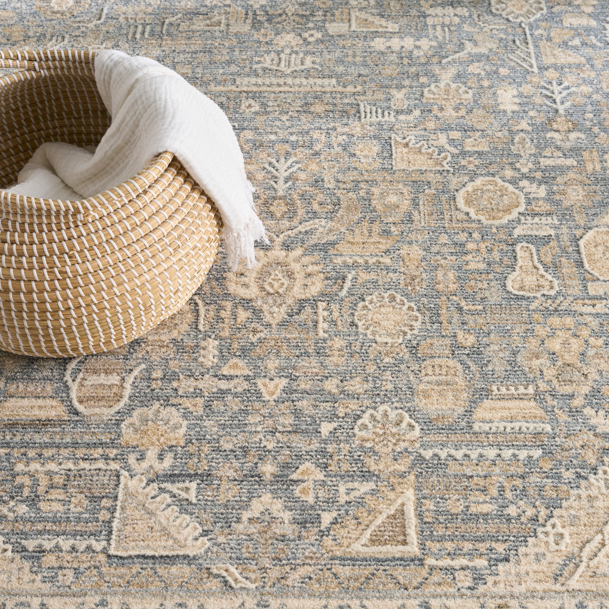 Nourison Home Retreat  Ivory Blue  Traditional