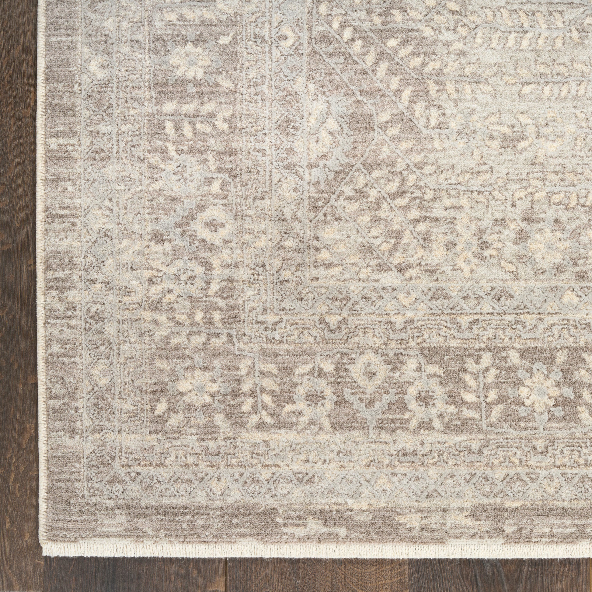 Nourison Home Sultana  Beige  Traditional
