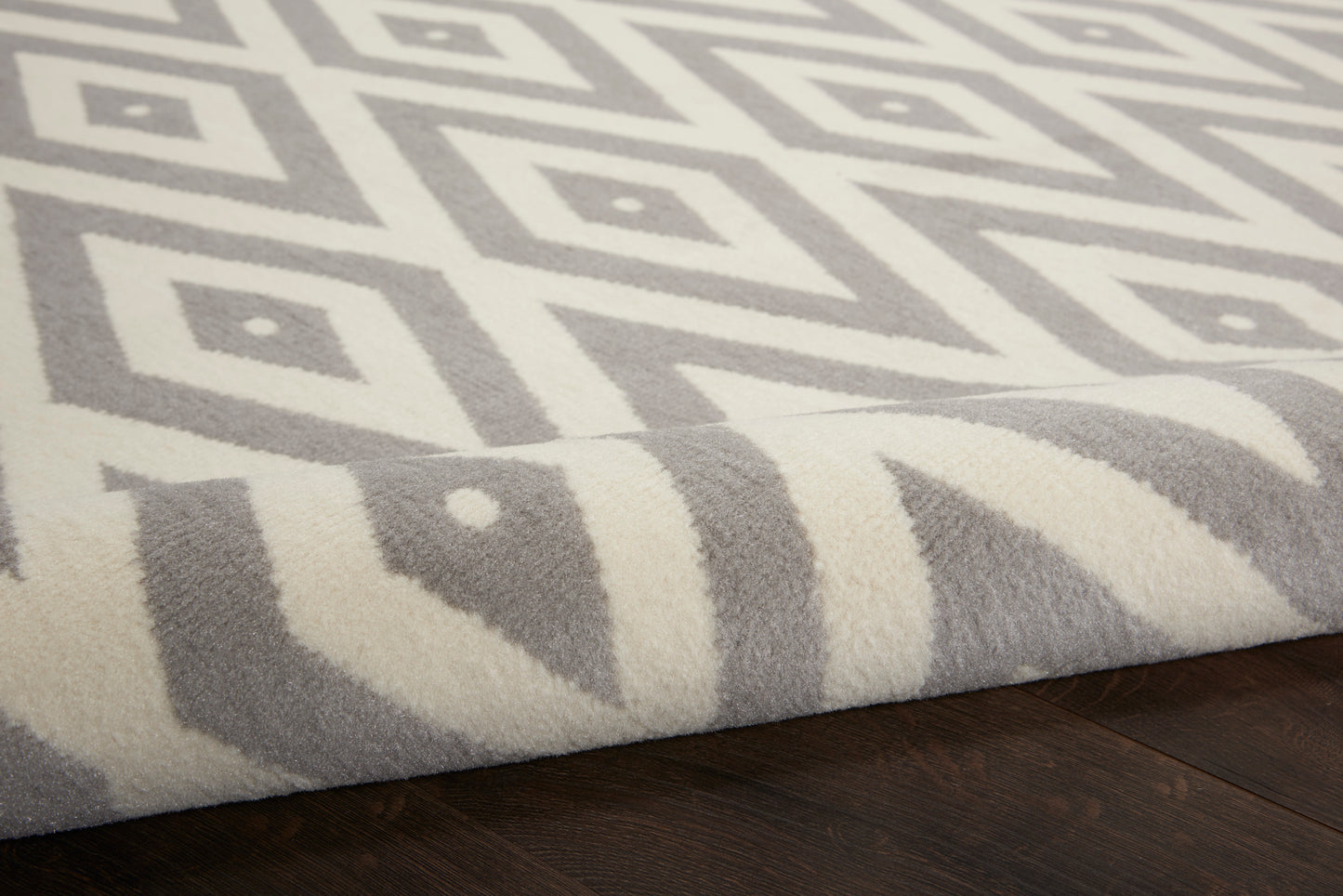 Nourison Home Grafix  White Grey  Contemporary