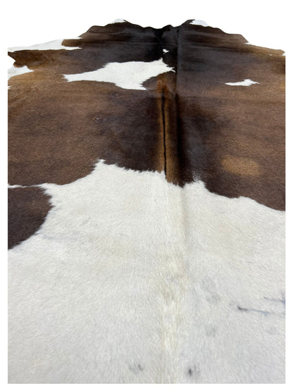 Artisan Claire 5581 Brown White Hair on Hide Cowhide Shape Rug
