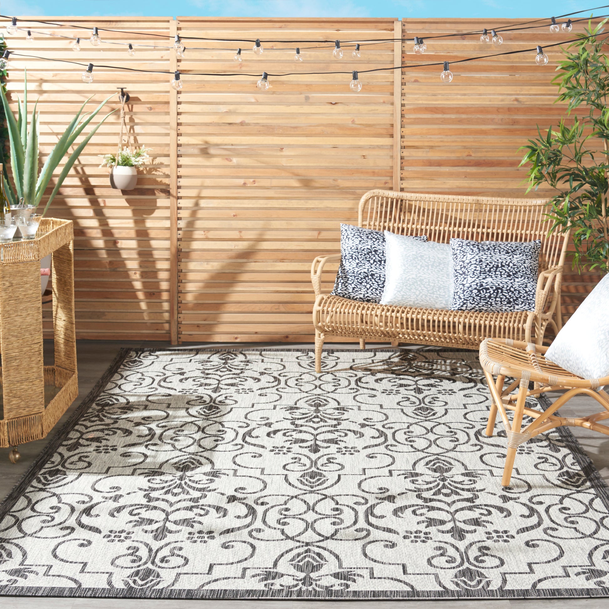 Nourison Home Country Side  Ivory Charcoal  Transitional
