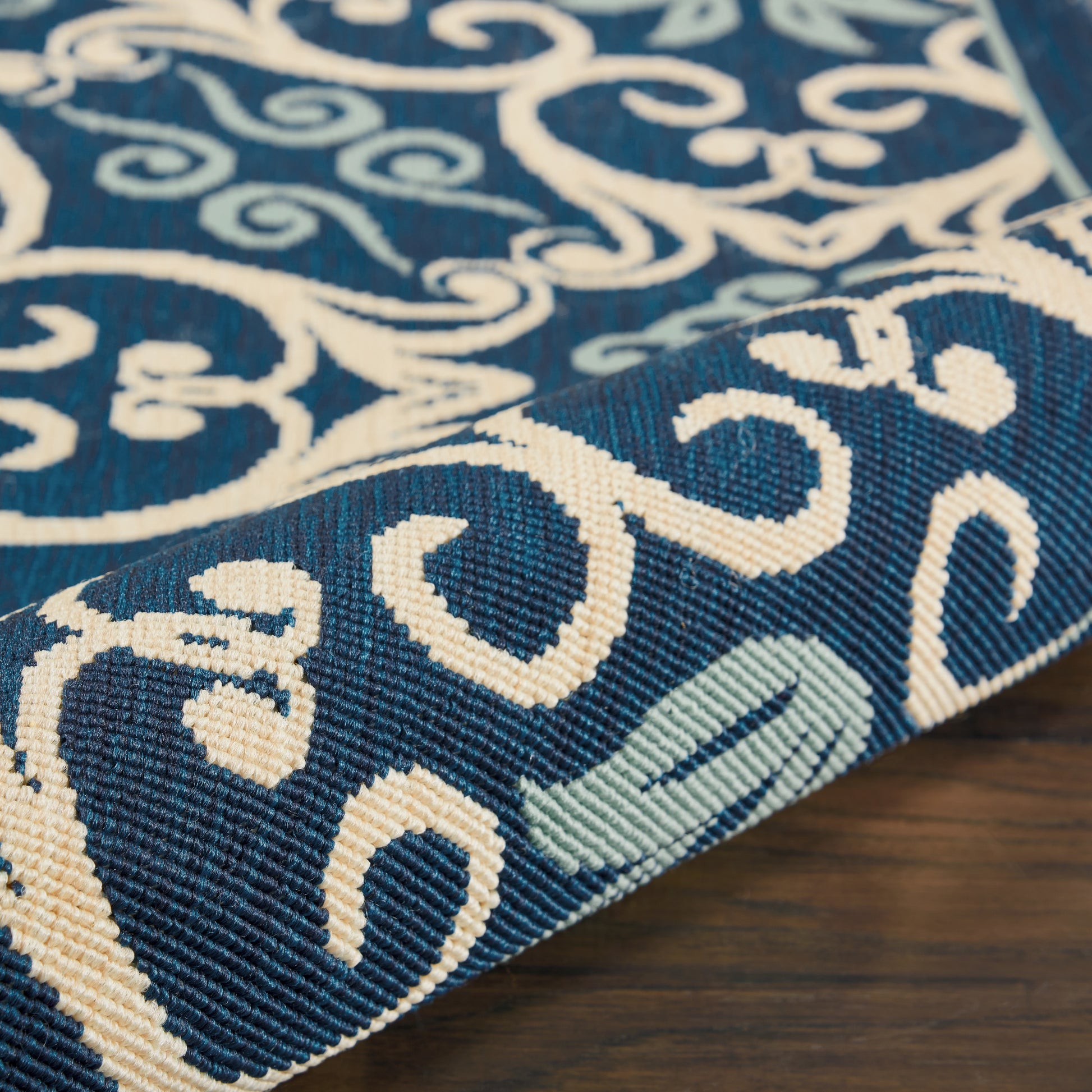 Nourison Home Caribbean  Navy  Transitional