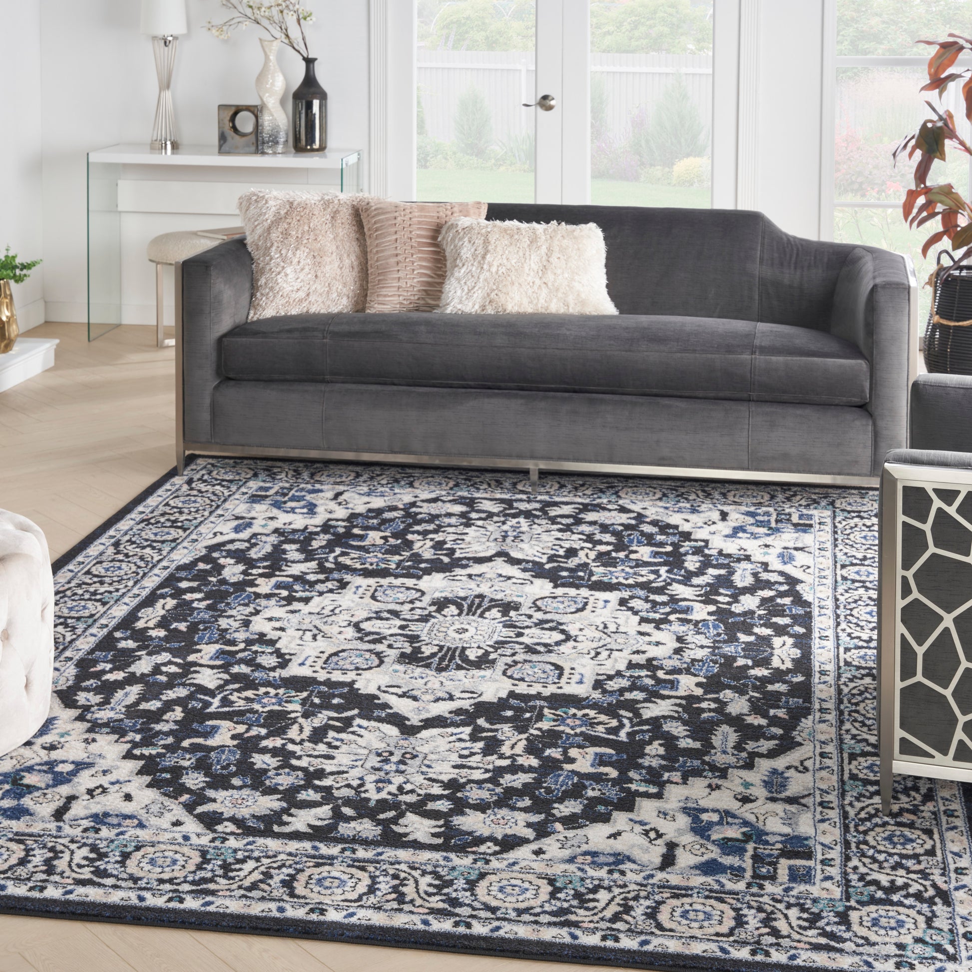 Nourison Home Passion  Black Ivory  Traditional