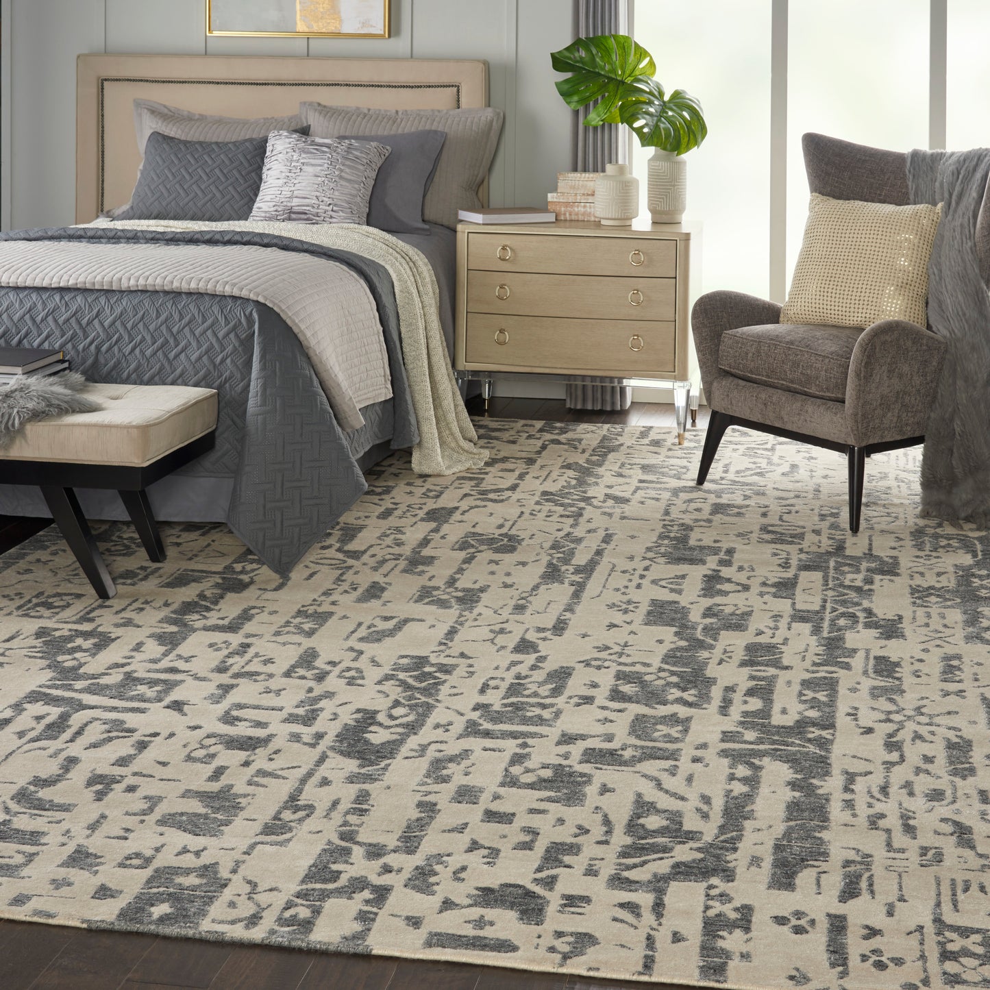 Nourison Home Silk Shadows  Ivory Grey  Transitional
