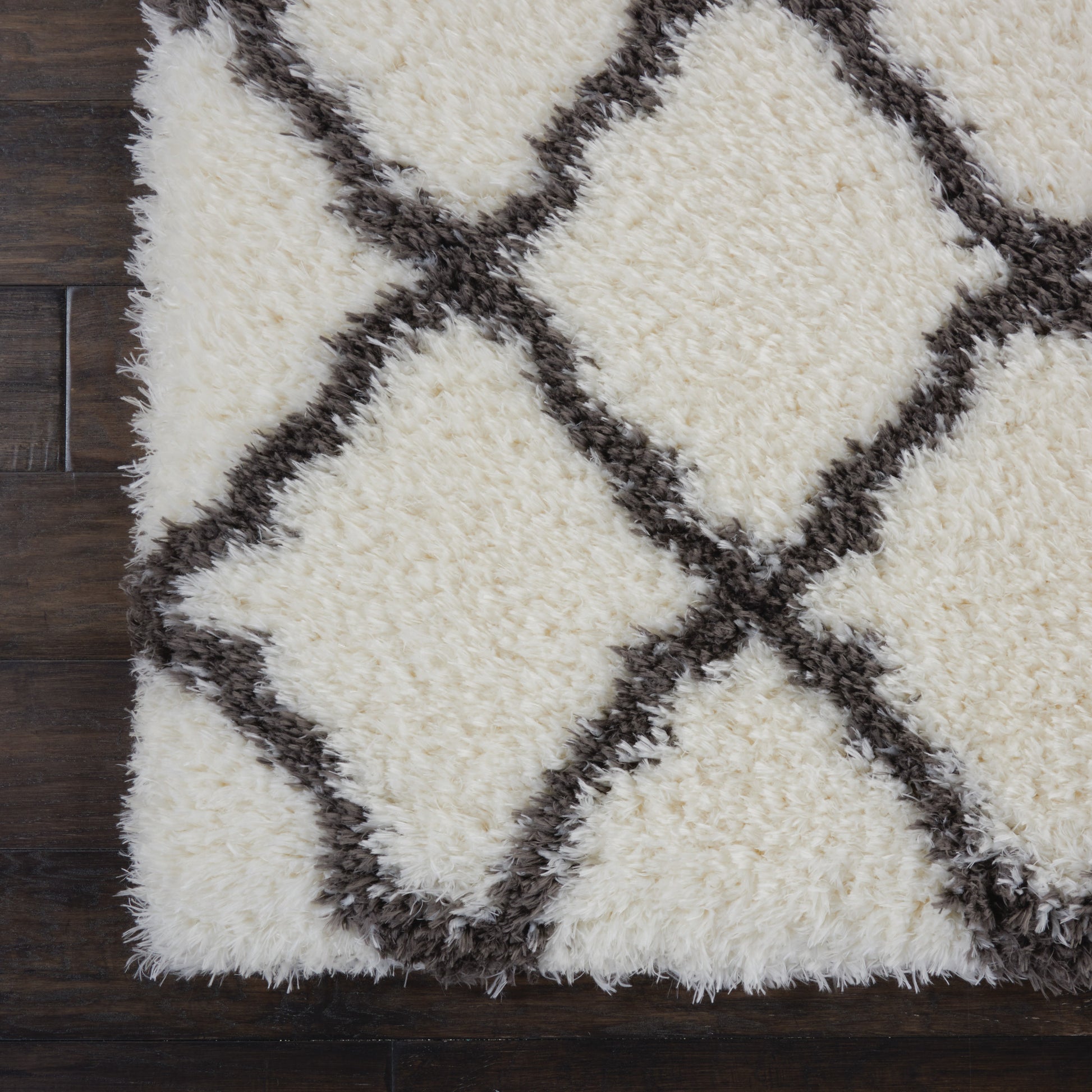 Nourison Home Luxe Shag  Ivory Charcoal  Contemporary