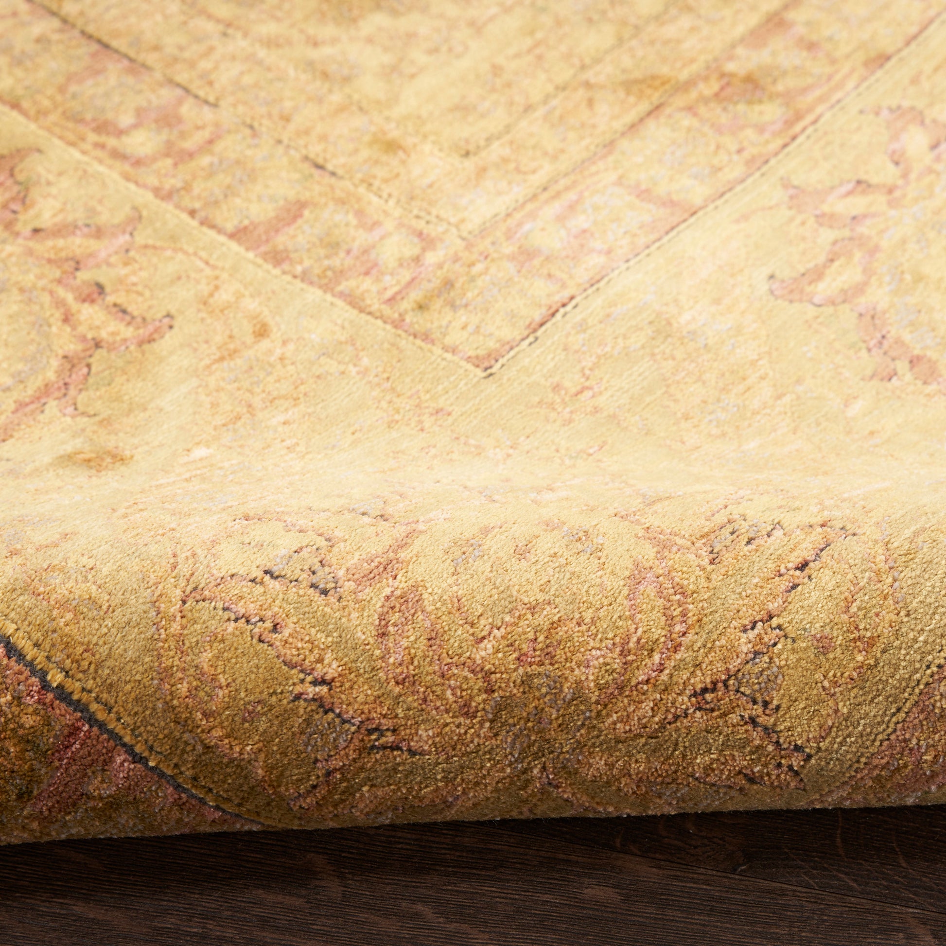 Nourison Home Luxurious  Gold  Traditional