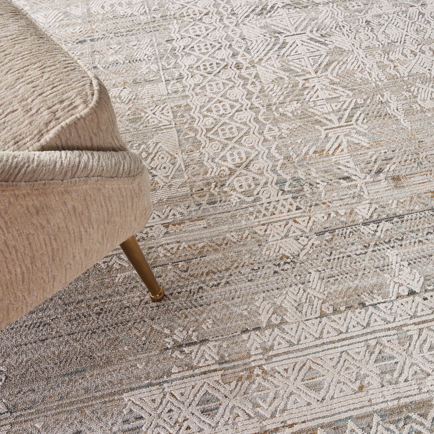 Nourison Home Lynx  Ivory Multicolor  Transitional