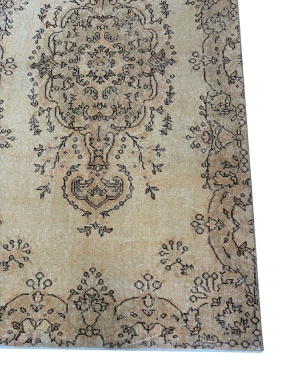 Artisan Angelina  Beige  Vintage Knotted Rug