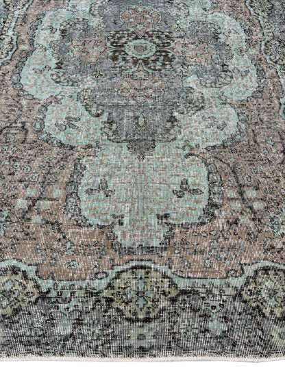 Artisan Angelina Silver Rust Vintage Knotted Rug