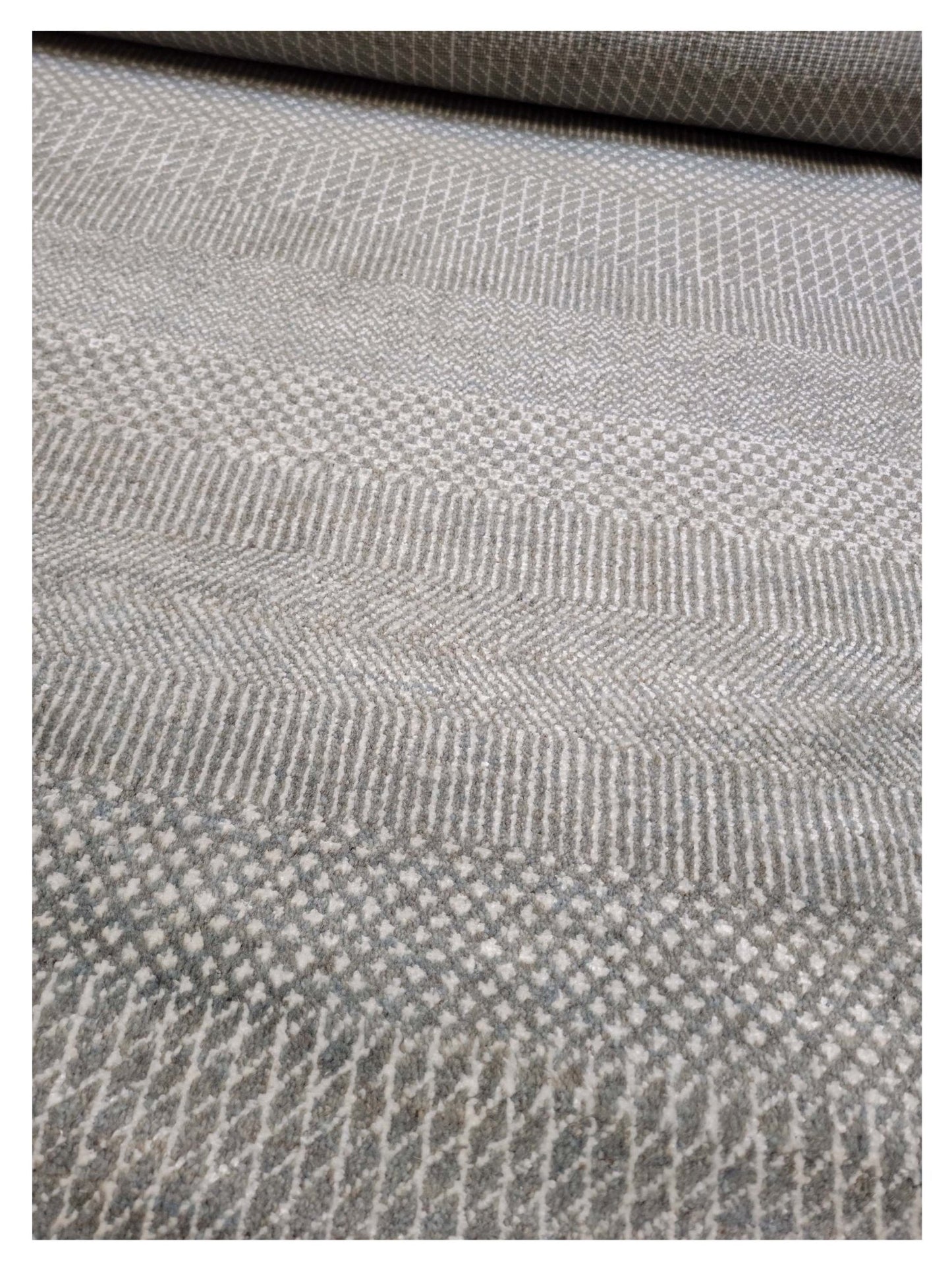 Artisan Vera Lt.Grey Transitional Knotted Rug - Rugs - Artisan - Atlanta Designer Rugs