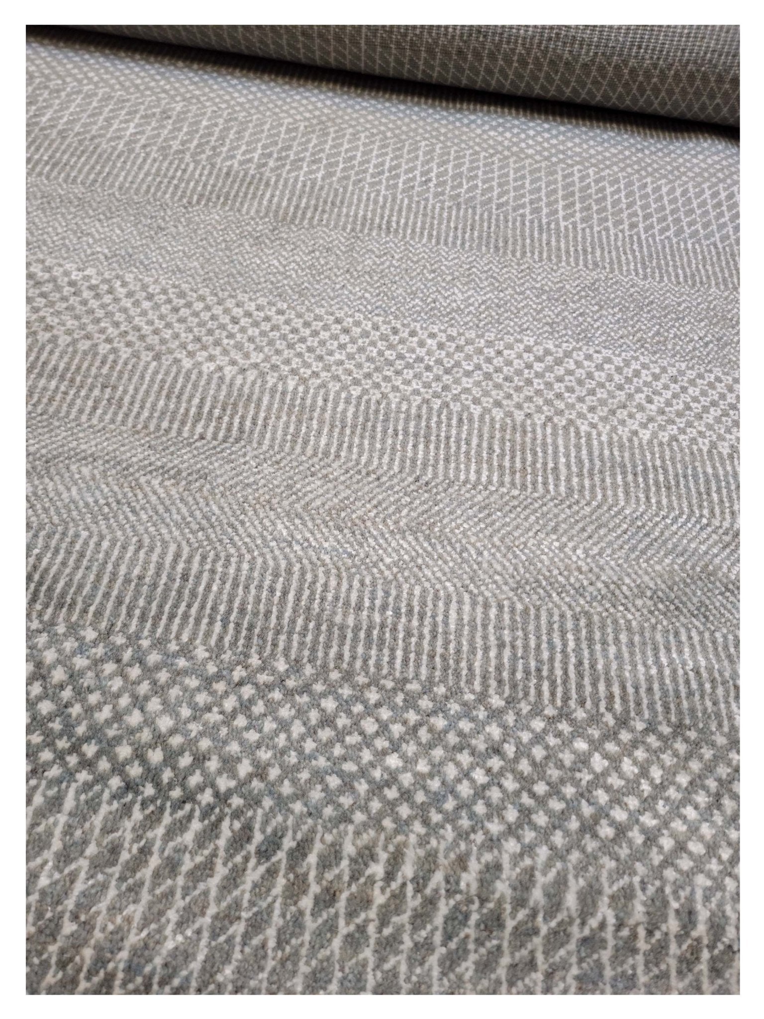 Artisan Vera Lt.Grey Transitional Knotted Rug - Rugs - Artisan - Atlanta Designer Rugs