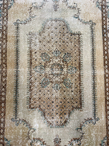 Artisan Angelina Beige Vintage Knotted Rug