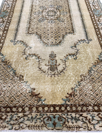 Artisan Angelina Beige Vintage Knotted Rug