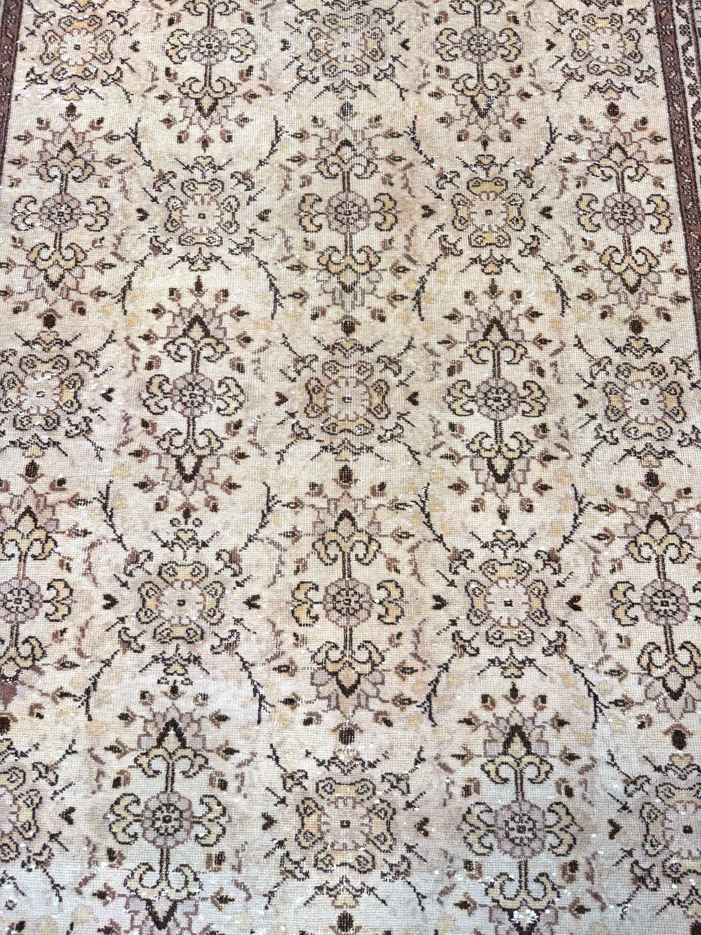 Artisan Angelina Ivory Beige Vintage Knotted Rug