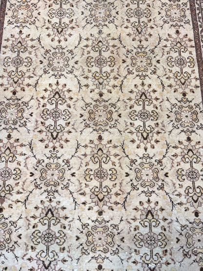 Artisan Angelina Ivory Beige Vintage Knotted Rug