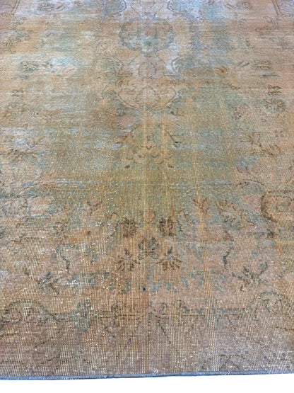 Artisan Angelina Rustic Sage Vintage Knotted Rug