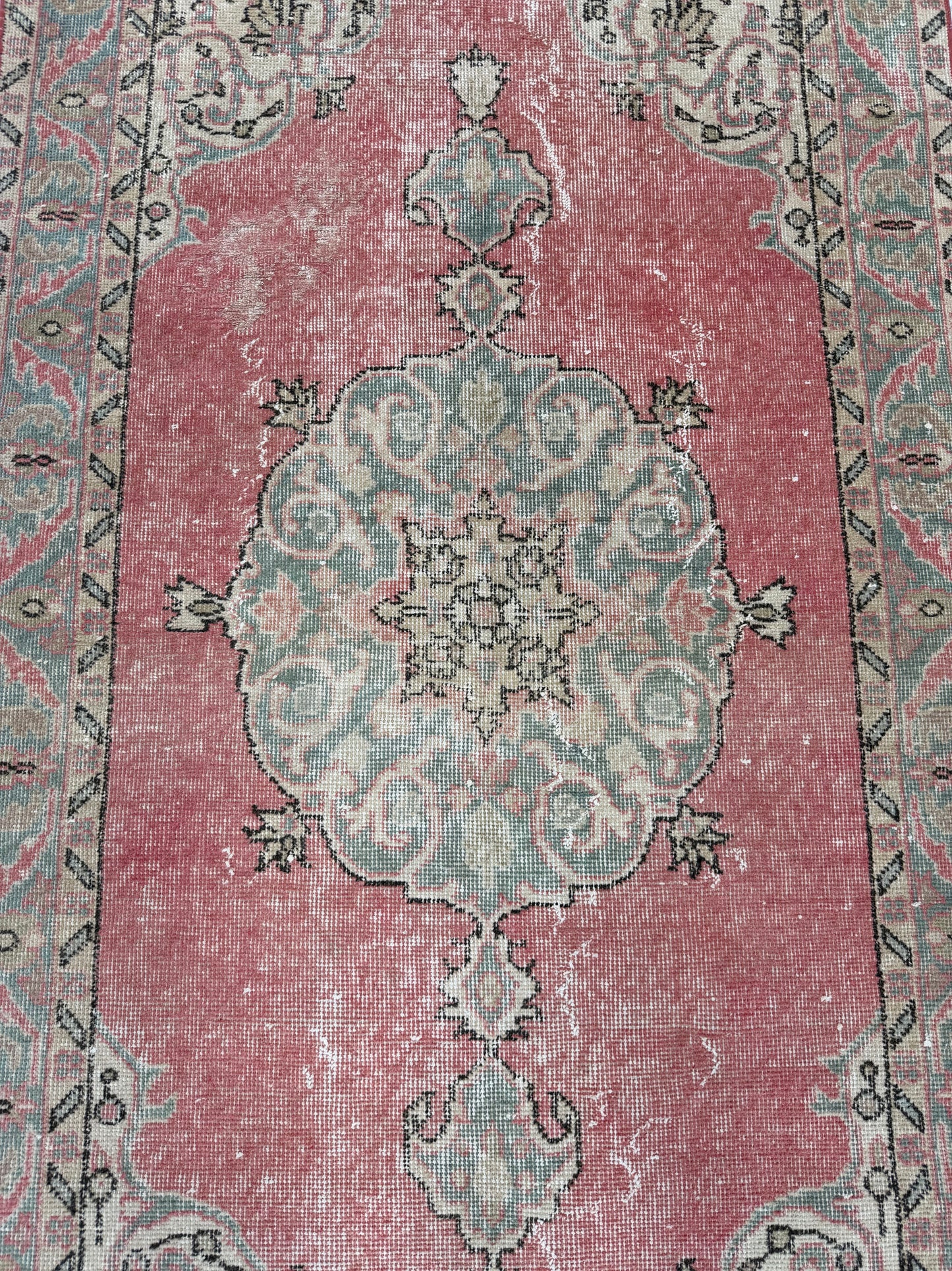 Artisan Angelina Rose Green Vintage Knotted Rug