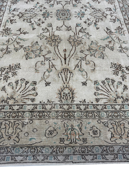 Artisan Angelina  Lt.Rose  Vintage Knotted Rug