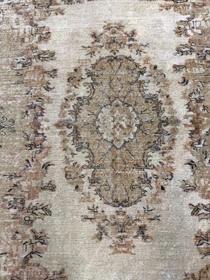 Artisan Angelina  Beige Red Vintage Knotted Rug