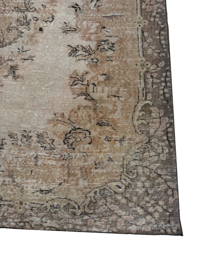 Artisan Angelina  Beige Red Vintage Knotted Rug