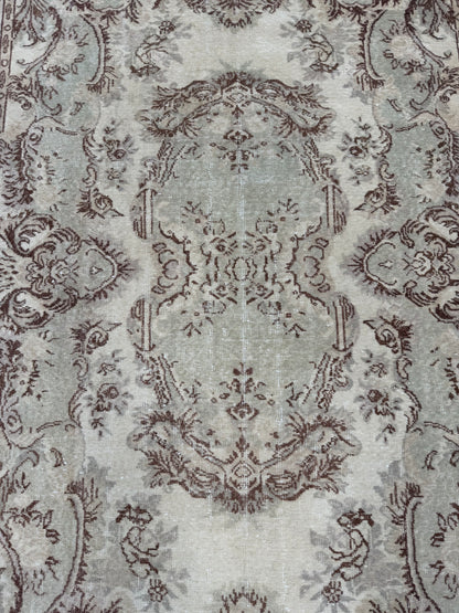 Artisan Angelina  Beige  Vintage Knotted Rug
