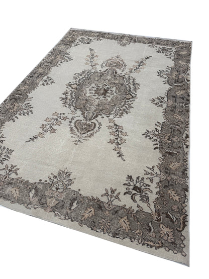 Artisan Angelina  Sage Gold Vintage Knotted Rug