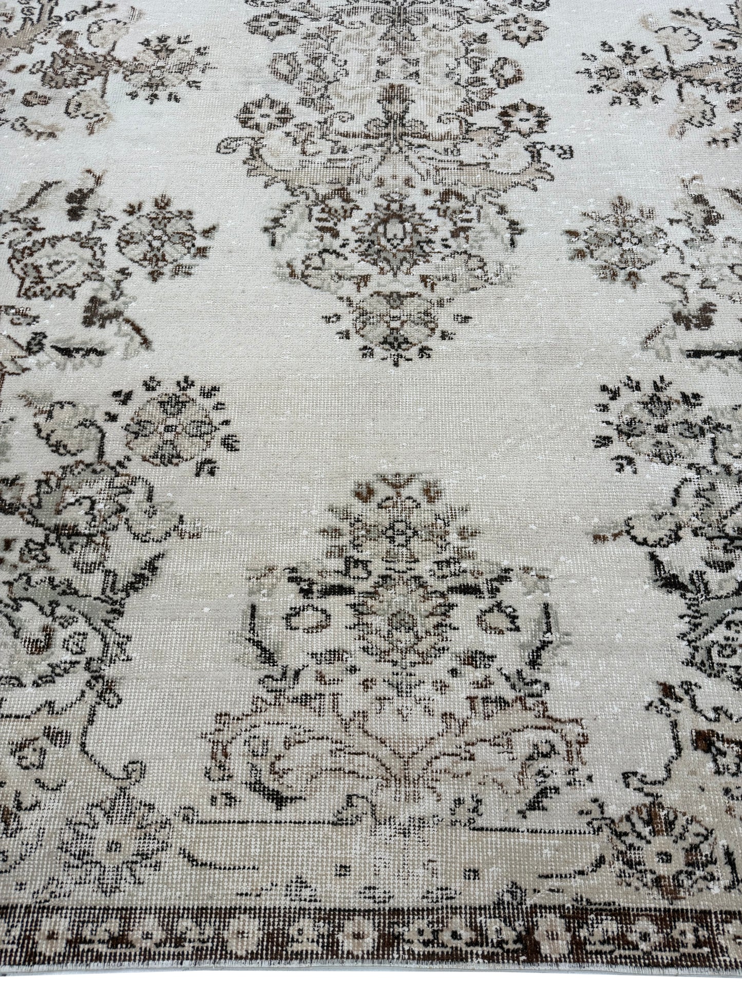 Artisan Angelina  Brown Beige Vintage Knotted Rug