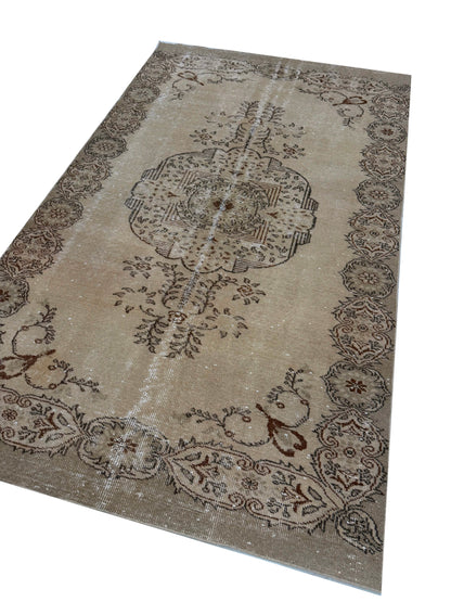 Artisan Angelina  Ivory  Vintage Knotted Rug