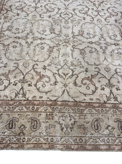 Artisan Angelina  Rust Ivory Vintage Knotted Rug