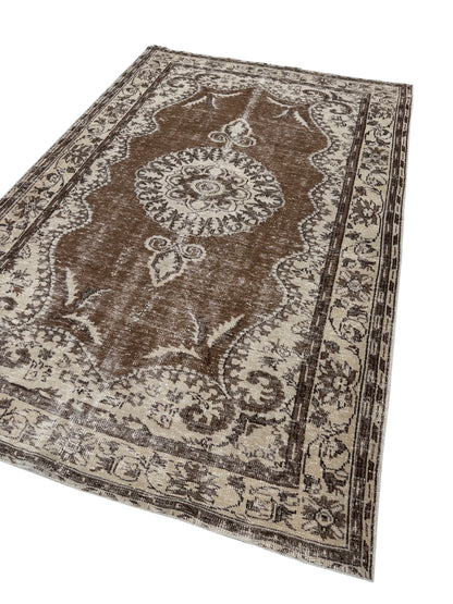 Artisan Angelina  Beige  Vintage Knotted Rug