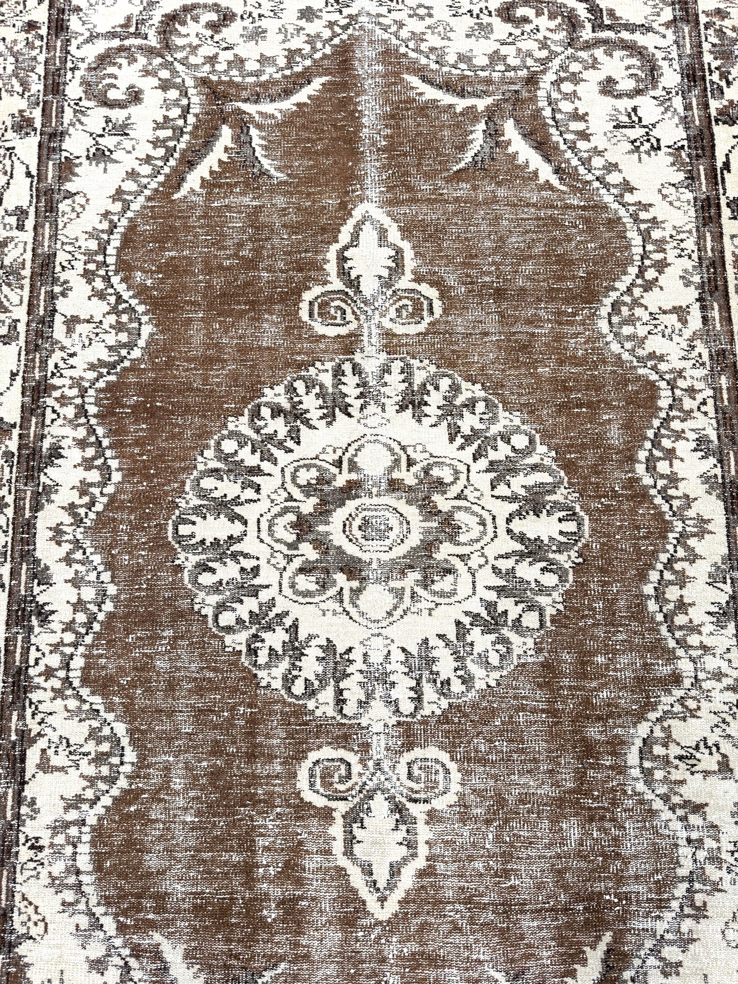 Artisan Angelina  Beige  Vintage Knotted Rug