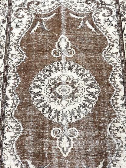 Artisan Angelina  Beige  Vintage Knotted Rug