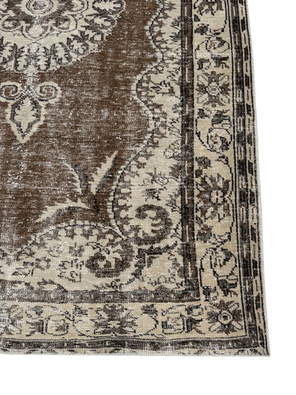 Artisan Angelina  Beige  Vintage Knotted Rug